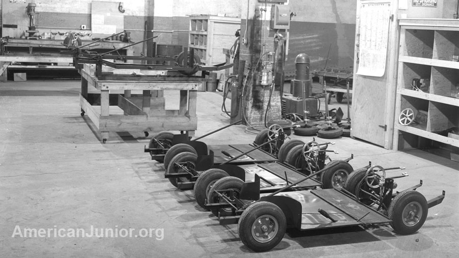 Jaguar XKE production photo at the American Junior factory around 1955